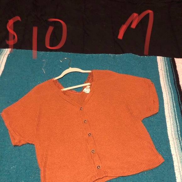 Stylish tops of all colors and sizes! - Picture 6 of 16